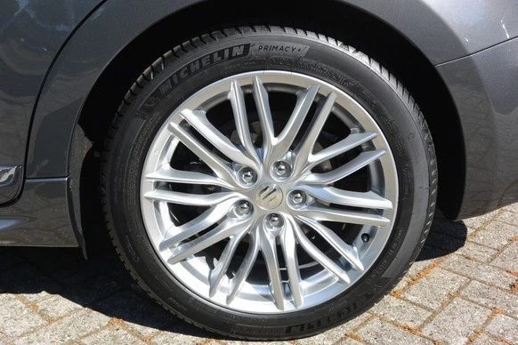 Suzuki Kizashi - Afbeelding 14 van 30