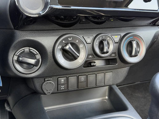 Toyota Hilux - Afbeelding 14 van 18