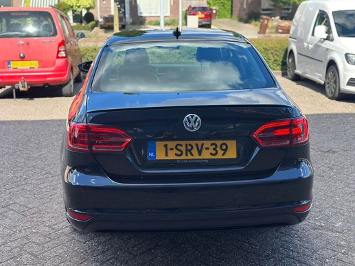 Volkswagen Jetta - Afbeelding 9 van 24