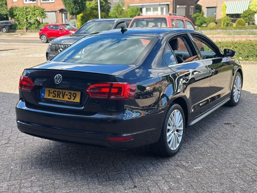 Volkswagen Jetta - Afbeelding 11 van 24