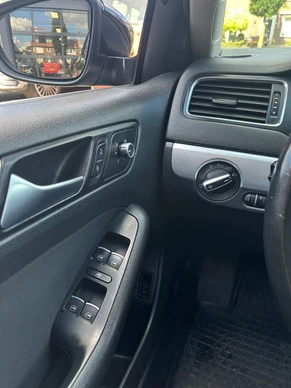 Volkswagen Jetta - Afbeelding 14 van 24