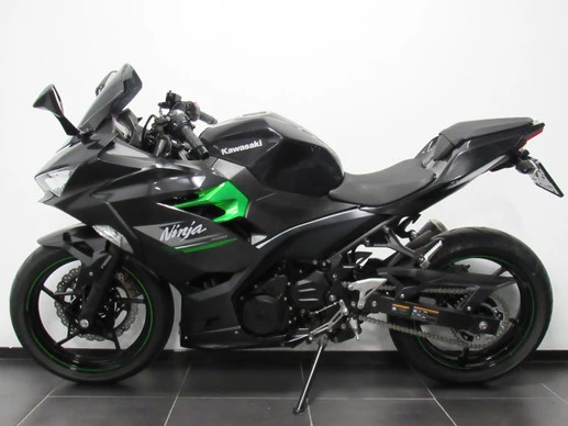 Kawasaki Ninja 400 - Afbeelding 4 van 8