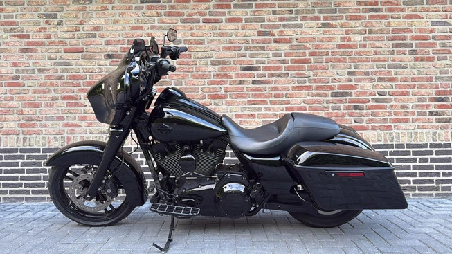 Harley-Davidson Street Glide - Afbeelding 1 van 20