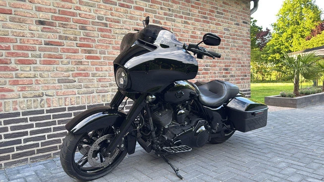 Harley-Davidson Street Glide - Afbeelding 3 van 18