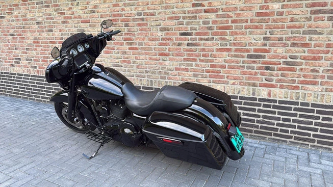 Harley-Davidson Street Glide - Afbeelding 4 van 18