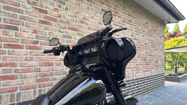 Harley-Davidson Street Glide - Afbeelding 12 van 18