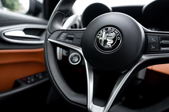 Alfa Romeo Giulia - Afbeelding 26 van 30