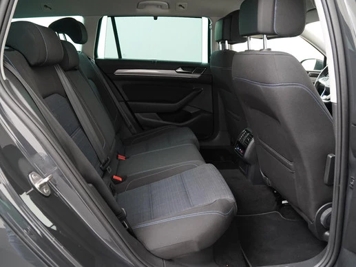 Volkswagen Passat - Afbeelding 28 van 30