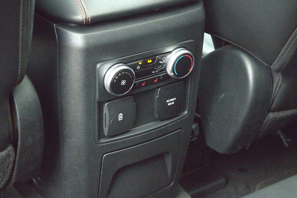 Ford Explorer - Afbeelding 28 van 30