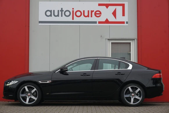 Jaguar XE - Afbeelding 2 van 27