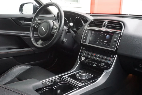 Jaguar XE - Afbeelding 9 van 27