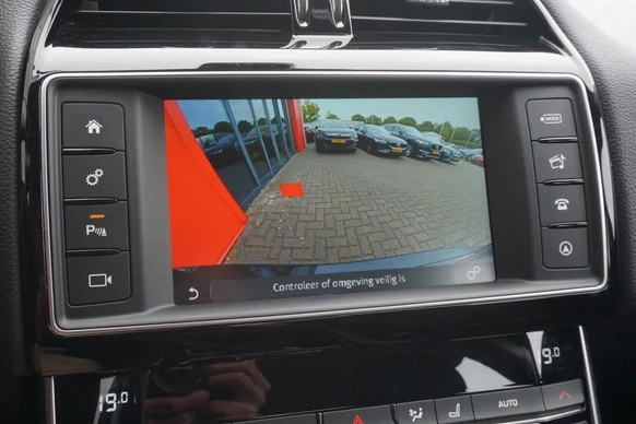 Jaguar XE - Afbeelding 14 van 27