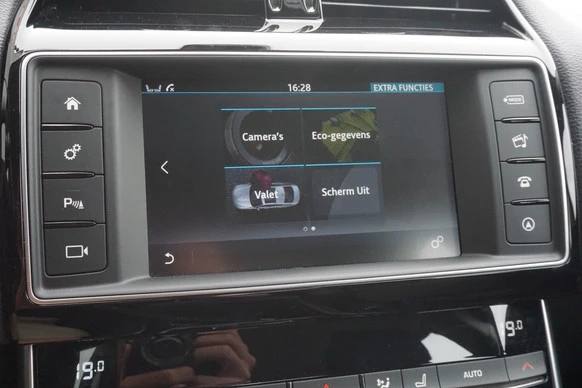 Jaguar XE - Afbeelding 17 van 27