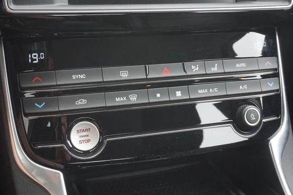 Jaguar XE - Afbeelding 18 van 27