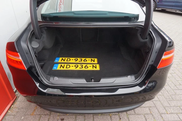 Jaguar XE - Afbeelding 26 van 27