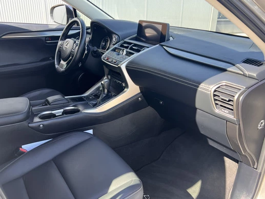 Lexus NX - Afbeelding 25 van 27