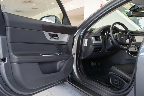 Jaguar XF - Afbeelding 10 van 30
