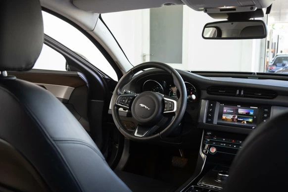 Jaguar XF - Afbeelding 24 van 30
