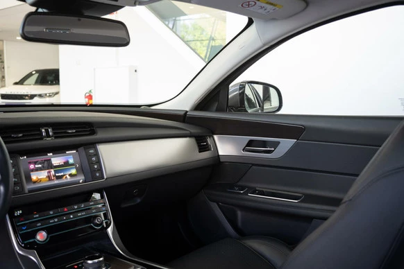 Jaguar XF - Afbeelding 25 van 30