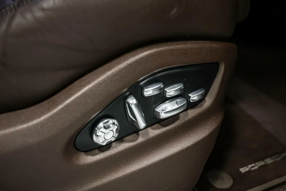 Porsche Cayenne - Afbeelding 21 van 30
