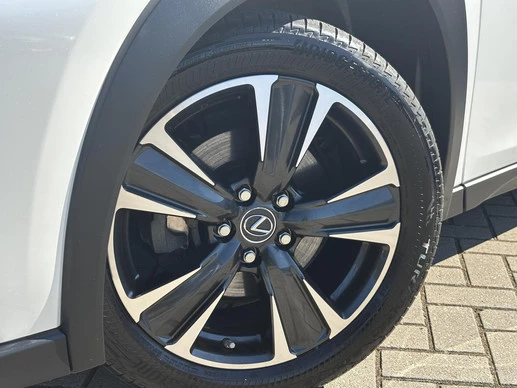 Lexus UX - Afbeelding 18 van 30