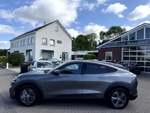 Ford Mustang Mach-E - Afbeelding 2 van 28
