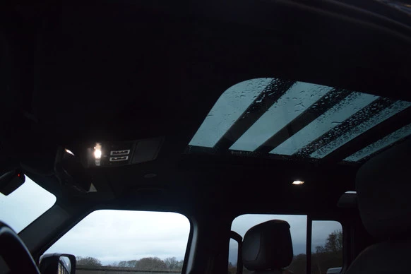 Land Rover Defender - Afbeelding 24 van 28