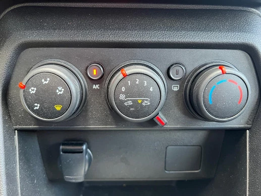 Dacia Sandero - Afbeelding 25 van 30