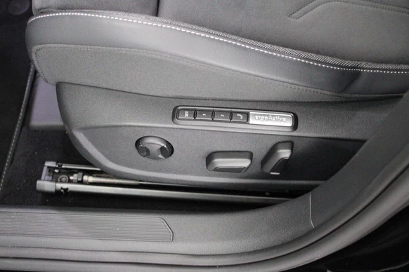 Volkswagen Golf - Afbeelding 4 van 30