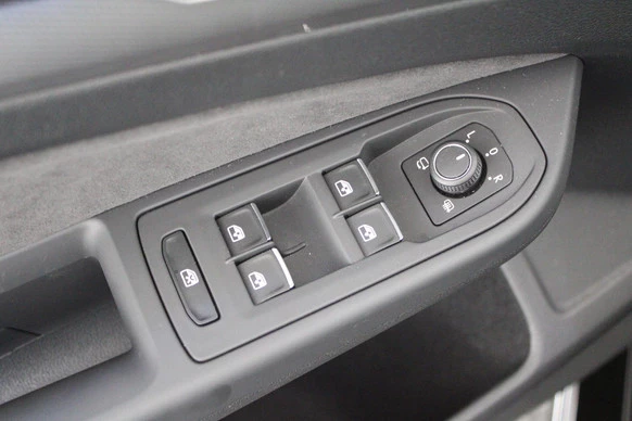 Volkswagen Golf - Afbeelding 16 van 30