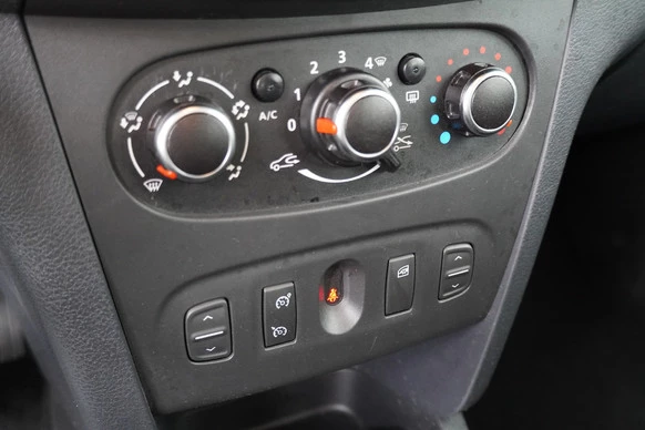 Dacia Logan - Afbeelding 13 van 30