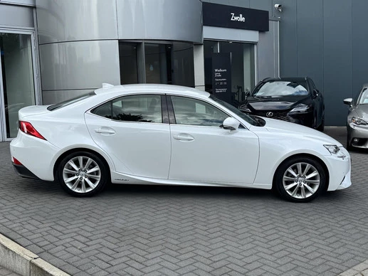 Lexus IS - Afbeelding 2 van 30