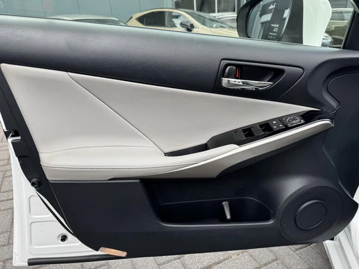 Lexus IS - Afbeelding 14 van 30