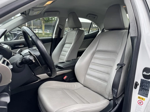 Lexus IS - Afbeelding 15 van 30