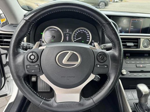 Lexus IS - Afbeelding 17 van 30