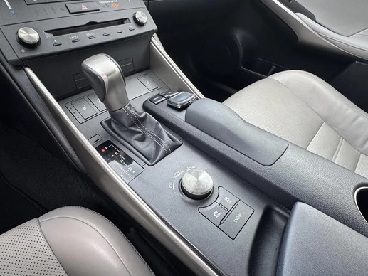 Lexus IS - Afbeelding 25 van 30