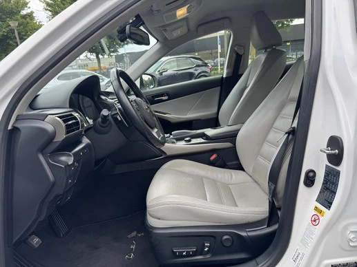 Lexus IS - Afbeelding 11 van 30