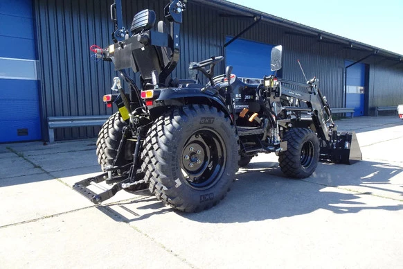 Capstan Compact tractor 263H met voorlader - Afbeelding 3 van 19