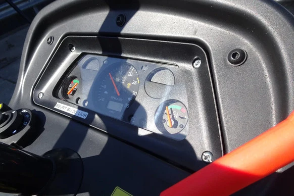 Capstan Compact tractor 263H met voorlader - Afbeelding 5 van 19