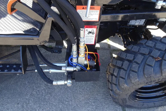 Capstan Compact tractor 263H met voorlader - Afbeelding 16 van 19