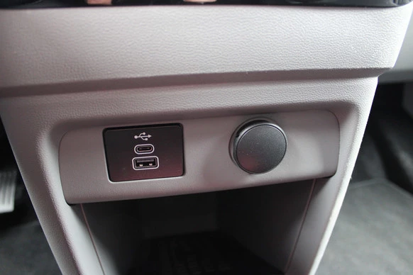 Ford Tourneo Custom - Afbeelding 28 van 30