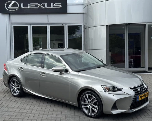 Lexus IS - Afbeelding 1 van 29