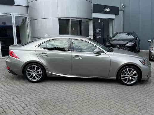 Lexus IS - Afbeelding 2 van 29