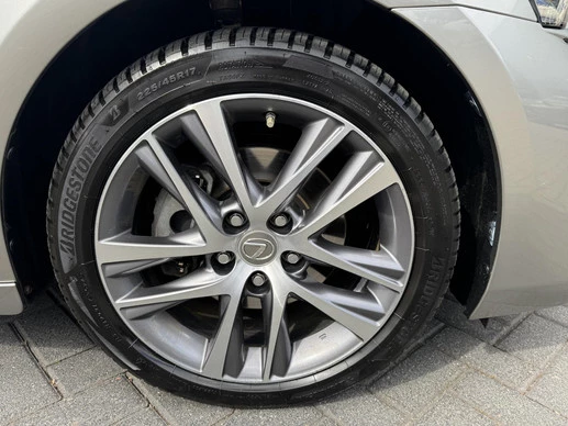 Lexus IS - Afbeelding 10 van 29