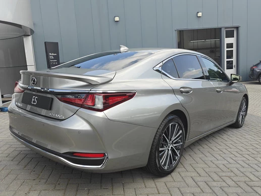Lexus ES - Afbeelding 3 van 30