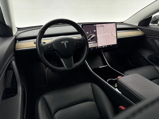 Tesla Model 3 - Afbeelding 11 van 30