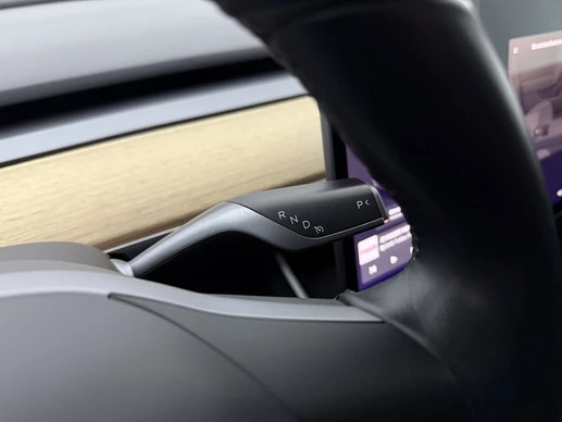 Tesla Model 3 - Afbeelding 23 van 30