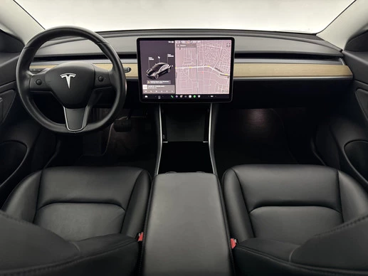 Tesla Model 3 - Afbeelding 25 van 30