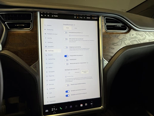 Tesla Model X - Afbeelding 25 van 30