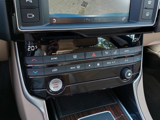 Jaguar XE - Afbeelding 18 van 30